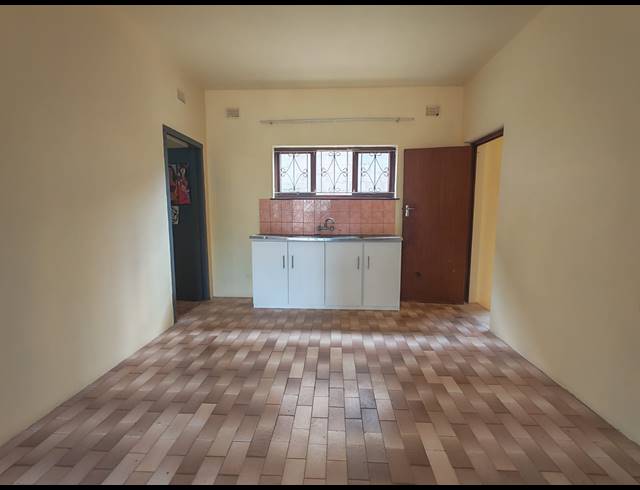 1 BEDROOM FREEHOLD TO LET IN CHELMSFORD HEIGHTS
